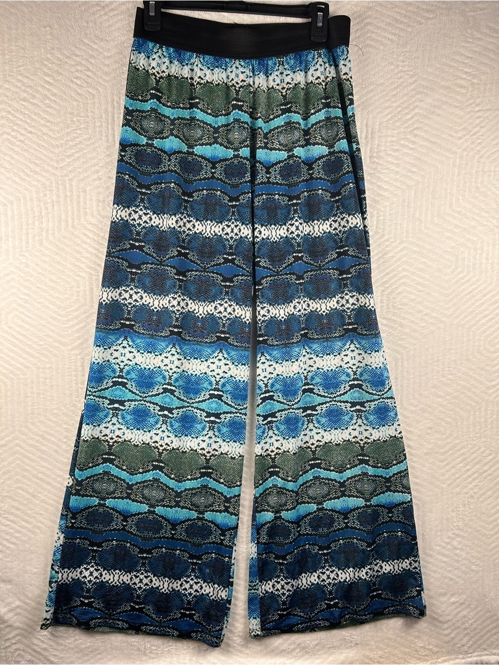 Hot Gal Blue & Green Patterned Wide-Leg Pants